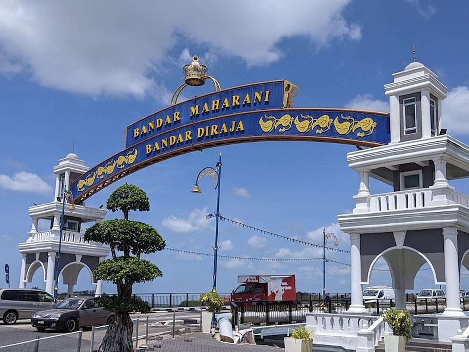 Singapore to Muar — private van transfer