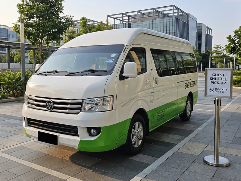 13 Seater Tour Van — photo 1 of 3