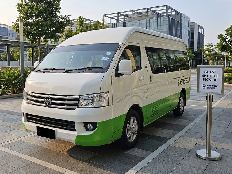 13 Seater Tour Van — photo 1 of 3